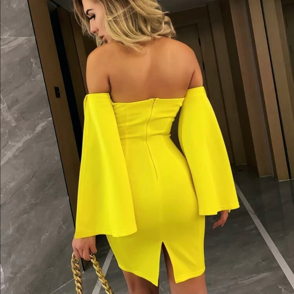 Cute yellow fitted dress.